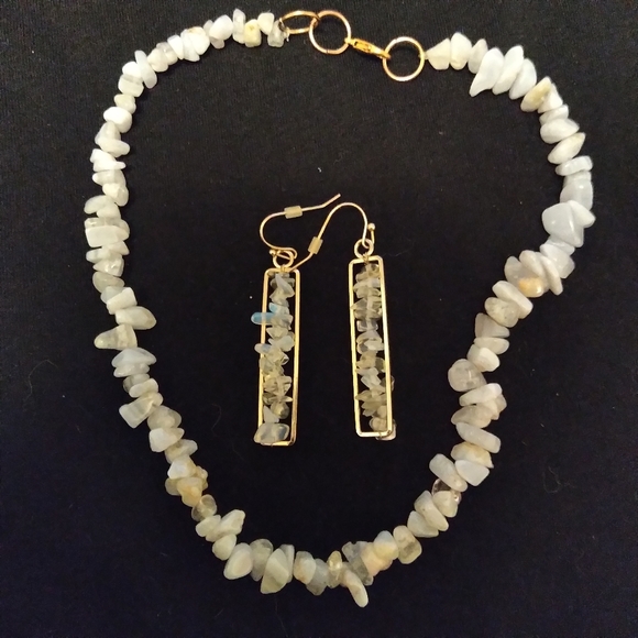 Jewelry - Moonstone earrings with blue agate necklace